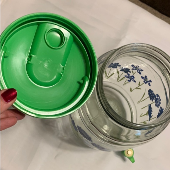 Glass Beverage Dispenser with Green Lid and Blue Floral Design - Picture 4 of 7